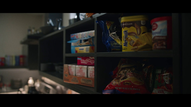 Drake's Ring Dings, Nissin Cup Noodles, Nabisco, Nestle Nesquik in Bupkis S01E01 "Magic Moment" (2023) - 367027