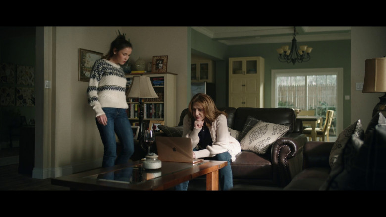 Apple MacBook Air Laptop Used by Edie Falco as Amy Davidson in Bupkis S01E04 "Crispytown" (2023) - 367088