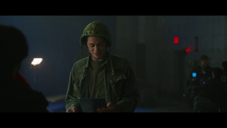 Apple iPad Tablet Used by Pete Davidson in Bupkis S01E06 "ISO" (2023) - 367154