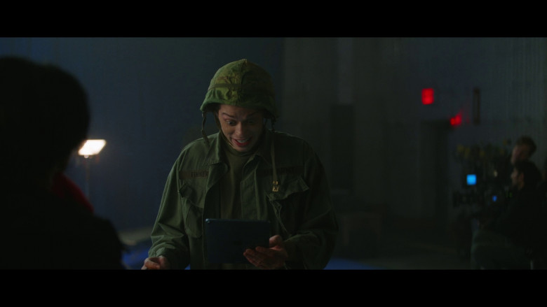 Apple iPad Tablet Used by Pete Davidson in Bupkis S01E06 "ISO" (2023) - 367155