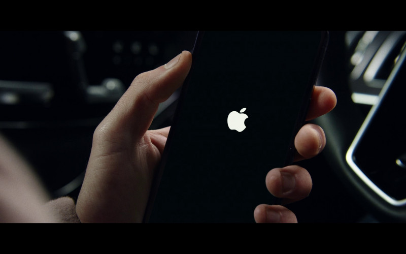 Apple iPhone Smartphone in Bupkis S01E08 "Show Me the Way" (2023)