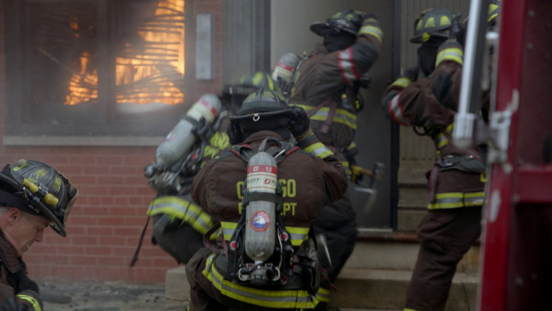 3M Scott SCBA in Chicago Fire S11E19 "Take a Shot at the King" (2023) - 367270