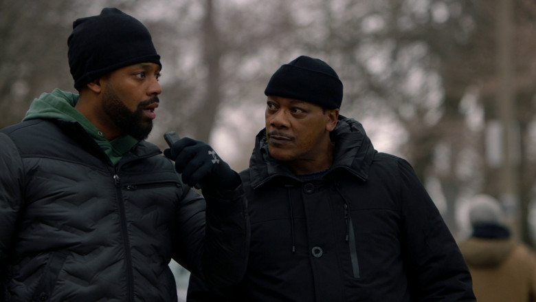 Under Armour Gloves in Chicago P.D. S10E19 "The Bleed Valve" (2023) - 367322