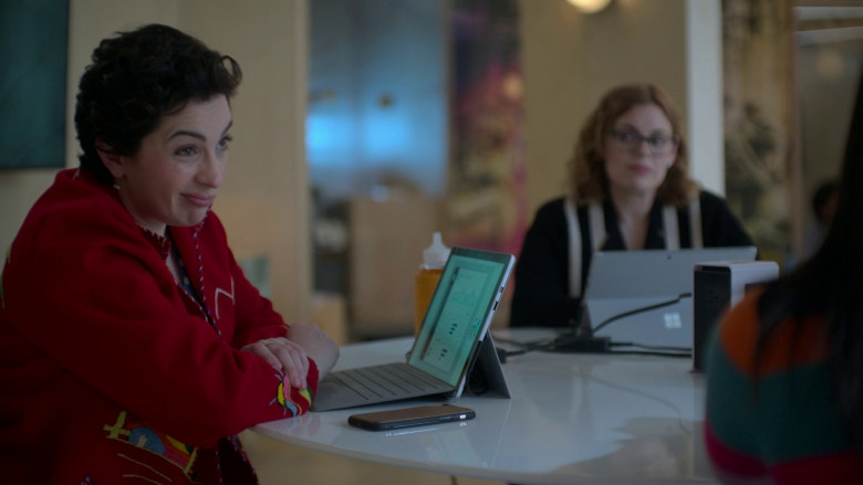 Microsoft Surface Tablets in Good Trouble S05E08 "I'll Take All the Blame" (2023) - 367369