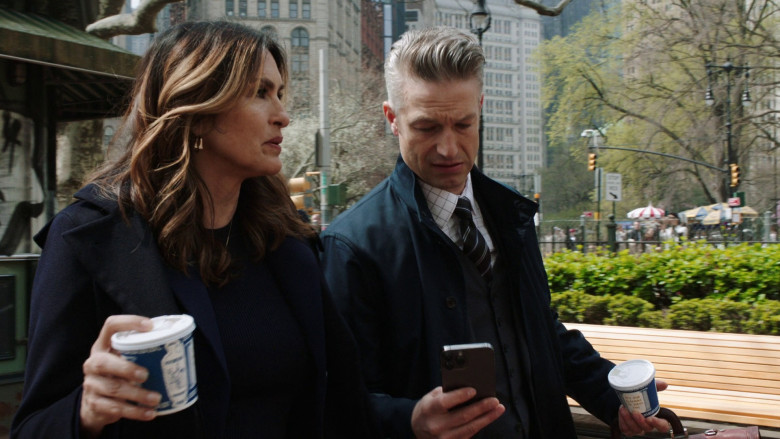 Apple iPhone Smartphone in Law & Order: Special Victims Unit S24E19 "Bend the Law" (2023) - 366459