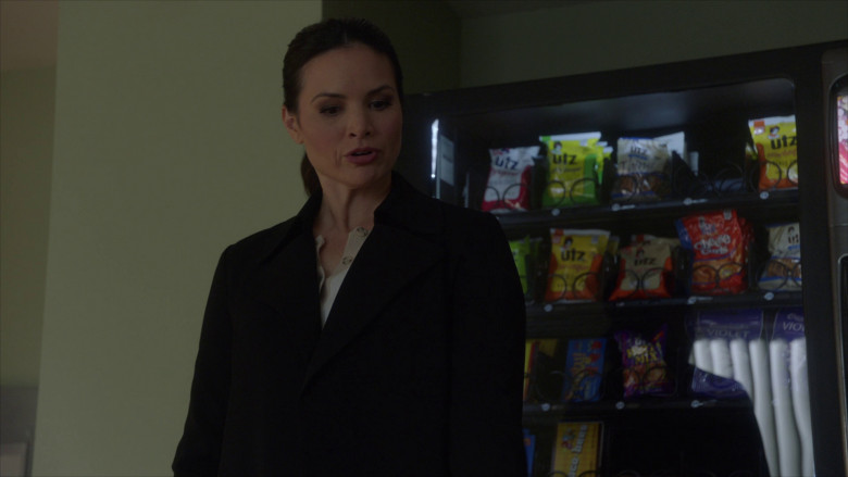 UTZ Chips Thins Pretzels, Cheese Curls and Party Mix Snacks in NCIS S20E19 "In the Spotlight" (2023) - 366675