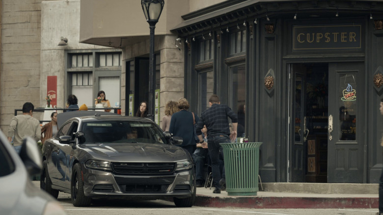 Dodge Charger Car in S.W.A.T. S06E20 "All That Glitters" (2023) - 368211