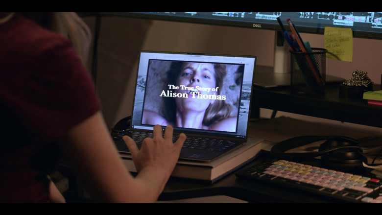 Dell Monitor in Saint X S01E04 "A Disquieting Emptiness" (2023) - 366808