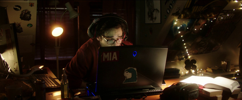 Alienware Gaming Laptop of Joey Bragg as Sid Sandagger in Sid Is Dead (2023) - 366230