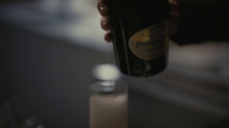 Perrier Jouet Champagne in Succession S04E07 "Tailgate Party" (2023) - 367658