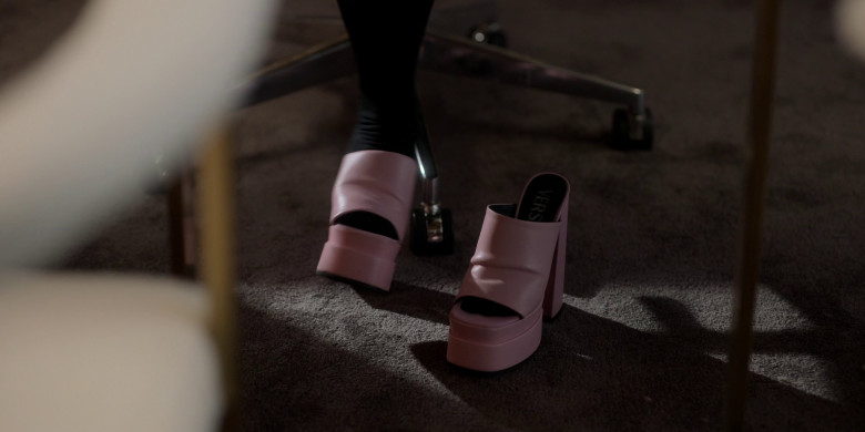 Versace Platform Mules of Juno Temple as Keeley Jones in Ted Lasso S03E08 "We'll Never Have Paris" (2023) - 366951