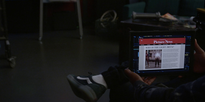 Vans Shoes in The Flash S09E10 "A New World, Part One" (2023) - 367468