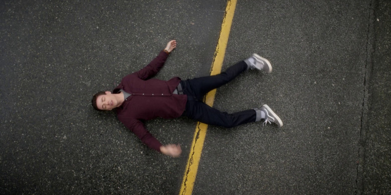 Vans Shoes in The Flash S09E10 "A New World, Part One" (2023) - 367470