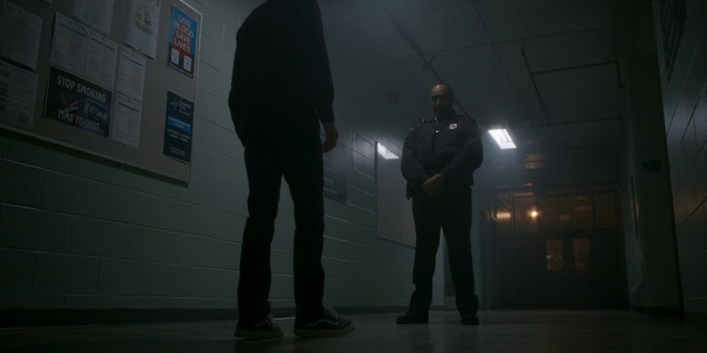Vans Shoes in The Flash S09E10 "A New World, Part One" (2023) - 367473