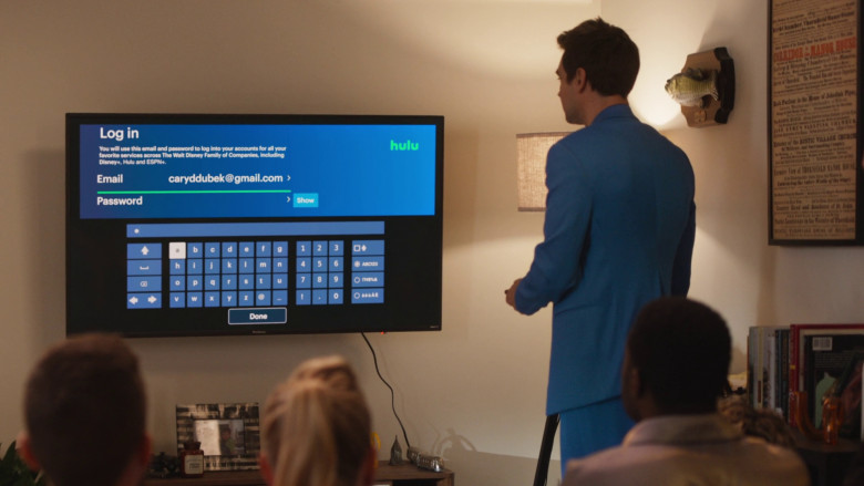 Hulu Streaming Service in The Other Two S03E01 "Cary Watches People Watch His Movie" (2023) - 367535