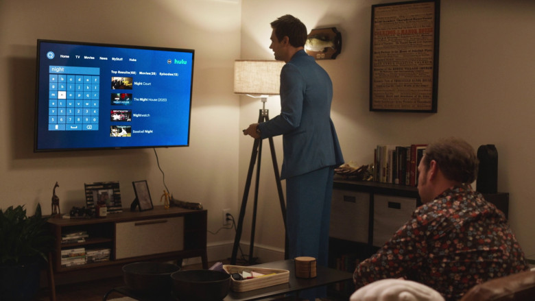 Hulu Streaming Service in The Other Two S03E01 "Cary Watches People Watch His Movie" (2023) - 367536