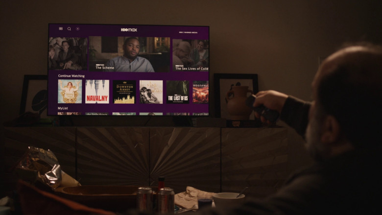 HBO Max Streaming Service in The Other Two S03E01 "Cary Watches People Watch His Movie" (2023) - 367531