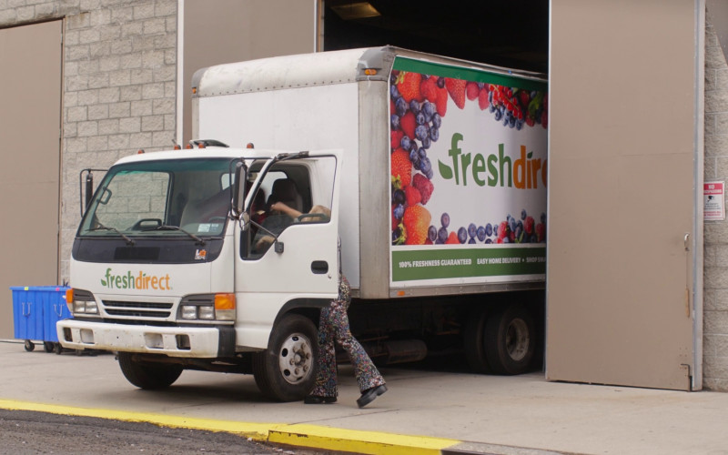 FreshDirect Grocery Delivery Service in The Other Two S03E02 "Brooke Drives an Armpit Across America" (2023)