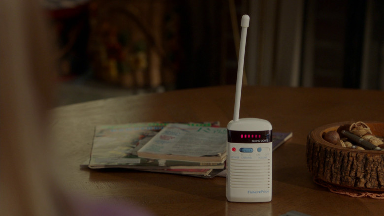 Fisher-Price Baby Monitor in Young Sheldon S06E19 "A New Weather Girl and a Stay-at-Home Coddler" (2023) - 368360