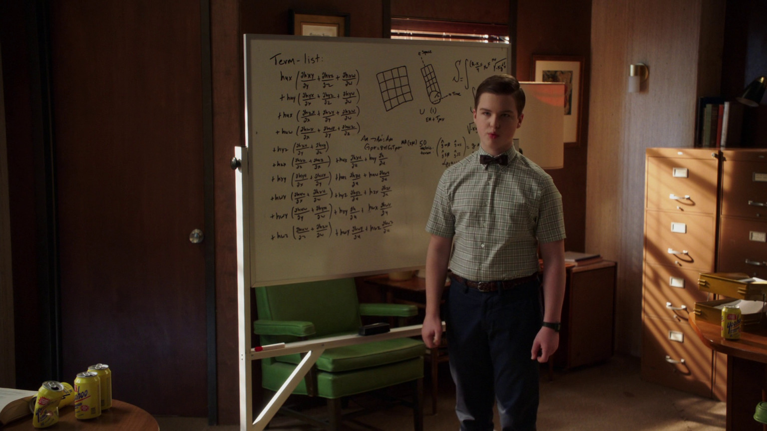 Yoohoo Chocolateflavored Beverage Cans In Young Sheldon S06E19 "A New