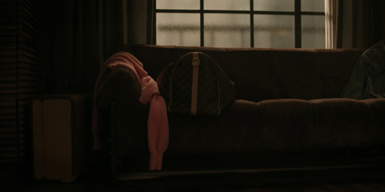 Louis Vuitton Bag of Emeraude Toubia as Lily Diaz in With Love S02E05 "Thanksgiving" (2023) - 376228