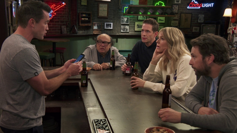Coors Light Neon Sign in It's Always Sunny in Philadelphia S16E03 "The Gang Gets Cursed" (2023) - 379173