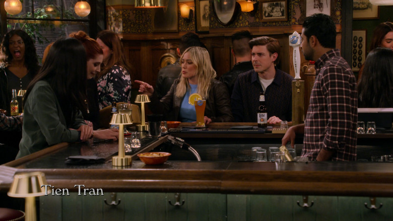 Sol, Blue Moon and Miller Lite Beer in How I Met Your Father S02E16 "The Jersey Connection" (2023) - 379947