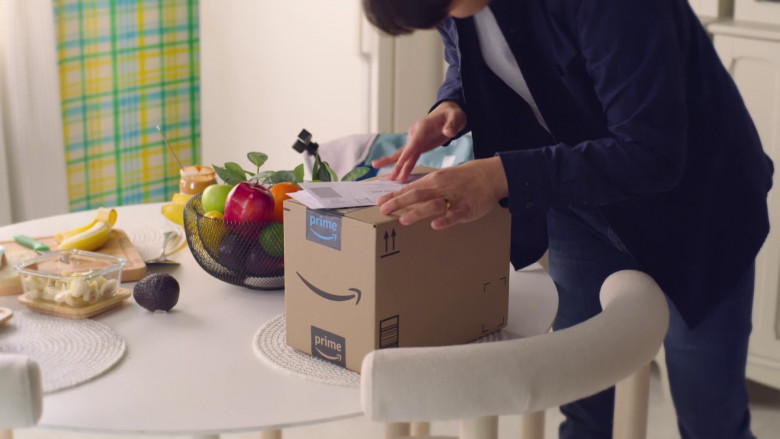 Amazon Prime Marketplace Box in Awkwafina Is Nora From Queens S03E06 "Car Fished" (2023) - 375598