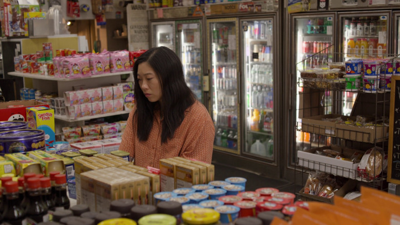 Swedish Fish Candy in Awkwafina Is Nora From Queens S03E07 "Nora is Awkwafina from Queens" (2023) - 378160