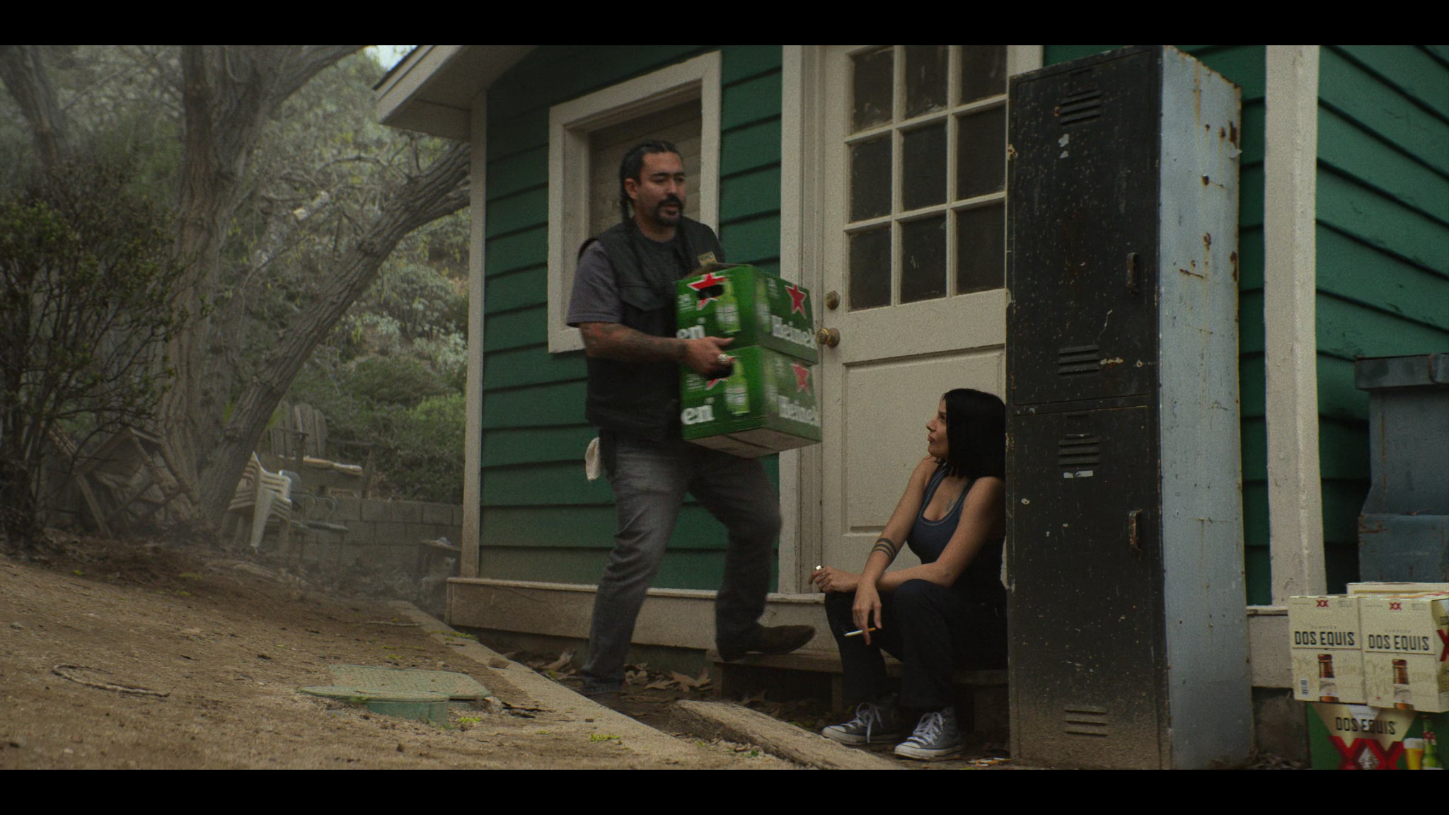 Heineken And Dos Equis XX Beer In Mayans M.C. S05E07 "To Fear Of Death