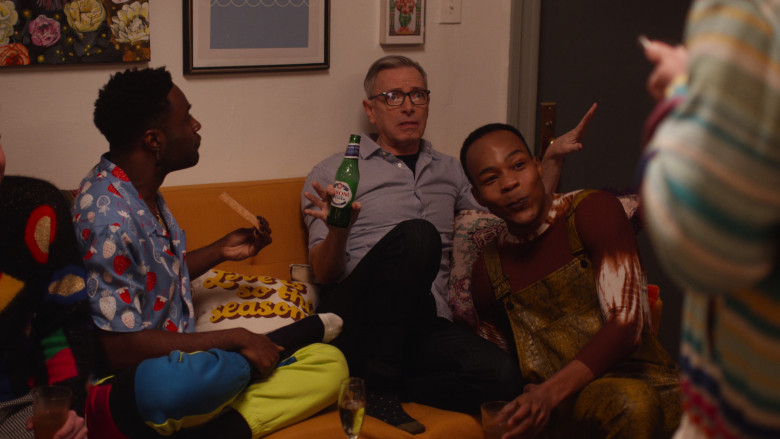 Peroni Beer in The Other Two S03E07 "Cary Gets His Ass Handed to Him" (2023) - 378380