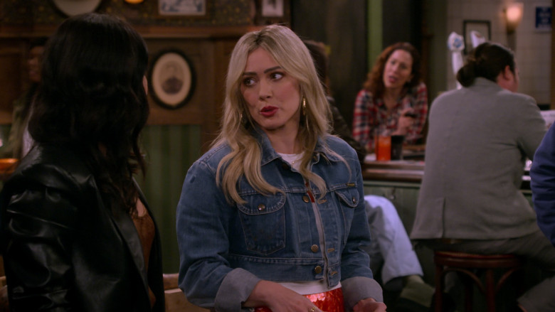 Wrangler Women's Jacket Worn by Hilary Duff as Sophie Tompkins in How I Met Your Father S02E17 "Out of Sync" (2023) - 381468