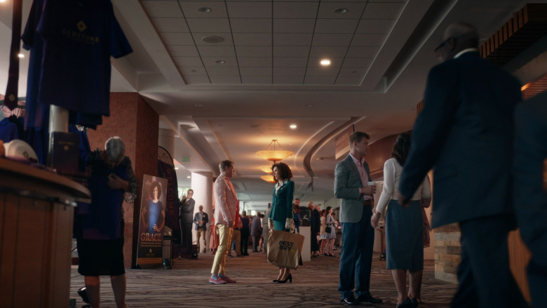 Best Buy Consumer electronics company paper bag held by Edi Patterson as Judy Gemstone in The Righteous Gemstones S03E01 "For I Know the Plans I Have for You" (2023) - 379780