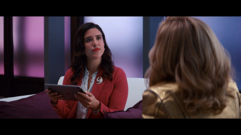 Apple iPad Tablets in Glamorous S01E05 "I Cannot Accommodate You" (2023) - 380557