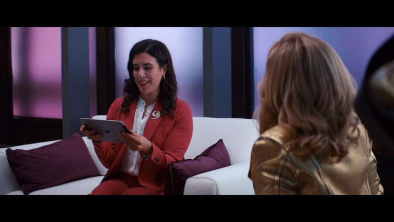 Apple iPad Tablets in Glamorous S01E05 "I Cannot Accommodate You" (2023) - 380558