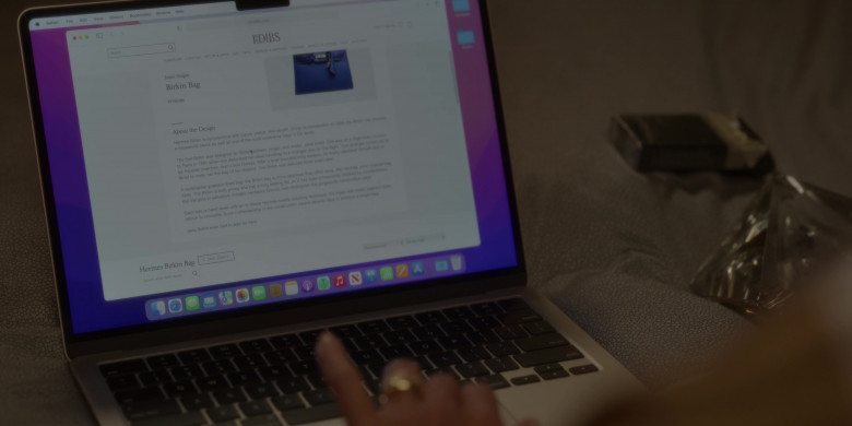 1stdibs Online Marketplace Site and Hermes Birkin Bag in And Just Like That... S02E03 "Chapter Three" (2023) - 381693