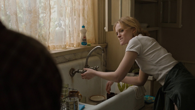 Ivory Dishwashing Liquid in The Crowded Room S01E02 "Sanctuary" (2023) - 378274