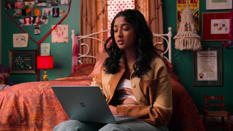 Microsoft Surface Laptop Used by Maitreyi Ramakrishnan as Devi Vishwakumar in Never Have I Ever S04E04 "...wrecked my future" (2023) - 377556