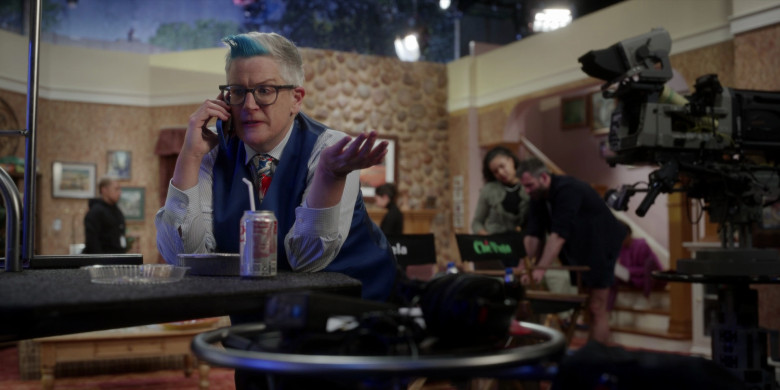 Diet Coke Soda in And Just Like That... S02E02 "The Real Deal" (2023) - 380994