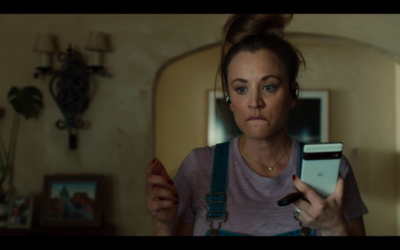 Google Pixel Phone Held by Kaley Cuoco as Ava Bartlett in Based on a True Story S01E07 "National Geographic" (2023)