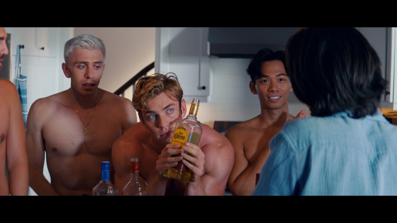 Jose Cuervo Tequila Bottle in Glamorous S01E08 "Are You on the List?" (2023) - 380736