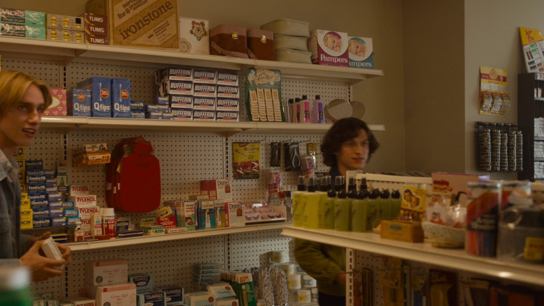 Vicks, Bayer, Tums, Pampers, Q-Tips, Tylenol, Tampax, After Bite in The Crowded Room S01E01 "Exodus" (2023) - 378258