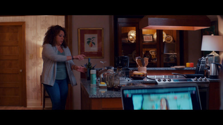 Mrs. Meyer's and Black And Decker Kettle in Glamorous S01E03 "Back of the Line" (2023) - 380473