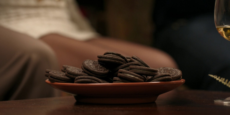 Nabisco Oreo Cookies in With Love S02E05 "Thanksgiving" (2023) - 376232