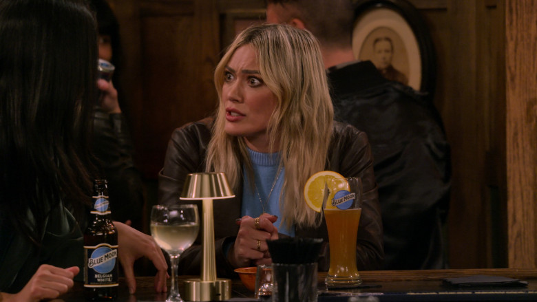 Blue Moon Beer in How I Met Your Father S02E16 "The Jersey Connection" (2023) - 379896