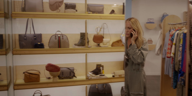 Gucci, Dior Bags, Fendi Shoes in And Just Like That... S02E02 "The Real Deal" (2023) - 381003