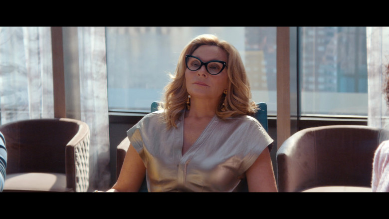 Tom Ford Glasses of Kim Cattrall as Madolyn Addison in Glamorous S01E01 "RSVP Now!" (2023) - 380393