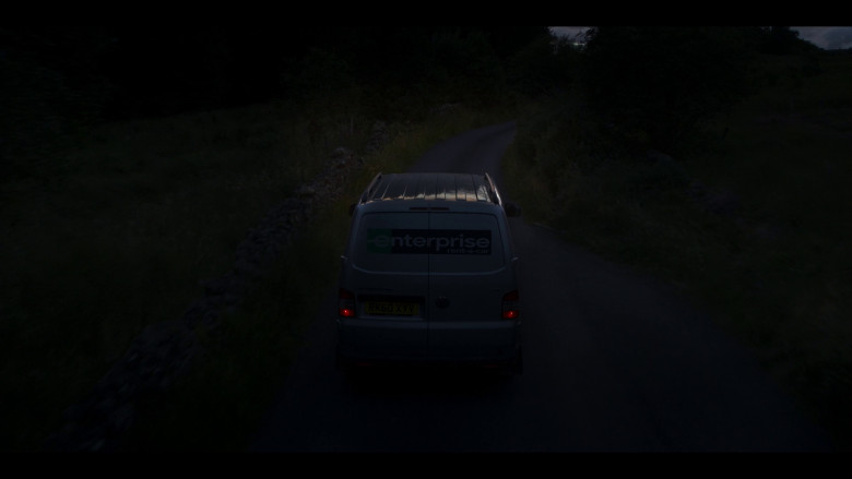 Enterprise Rent-A-Car Car rental agency company in Black Mirror S06E02 "Loch Henry" (2023) - 379074