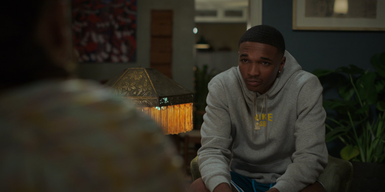 Nike Hoodie in Swagger S02E02 "18" (2023) - 381919