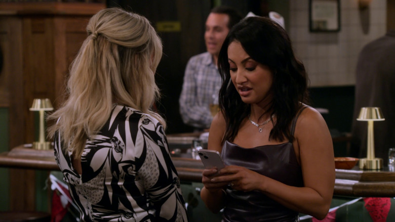Apple iPhone Smartphone Used by Francia Raisa as Valentina in How I Met Your Father S02E14 "Disengagement Party" (2023) - 376853
